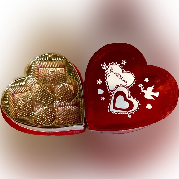 VTG RUSSELL STOVER VALENTINE HEART CHOCOLATE BOX RED WHITE 5.75” GIFT LOVE LUV - Picture 2 of 3